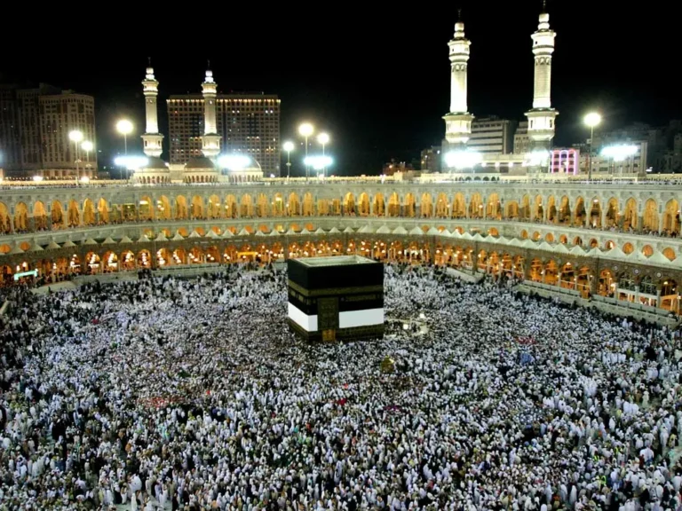 رغم تعقيدات السفر نتيجة الحرب.. السعودية تعلن استقبال أكثر من 1.5 مليون حاج