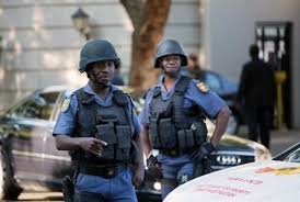 مقتل 12 شخصا وإصابة 9 آخرين في حادث إطلاق نار بجنوب إفريقيا