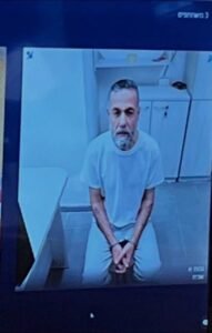 محامي الطبيب أبو صفية: المحكمة رفضت إزالة الأصفاد وتطالب النيابة بتقديم تقرير حول وضعه الصحي