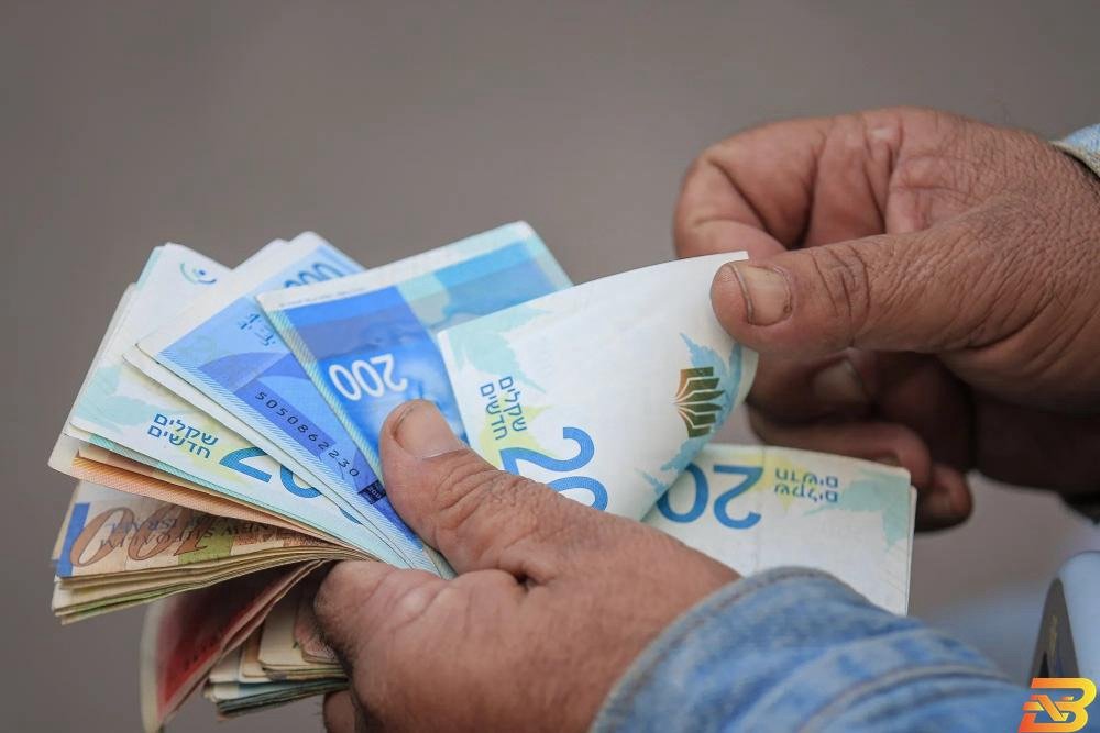 أزمة المقاصة وتداعياتها على الاقتصاد الفلسطيني: من الضائقة المالية إلى التحديات المعيشية