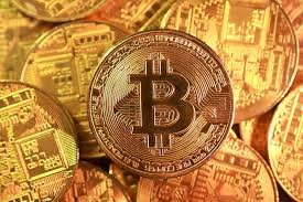 “بتكوين” دون 60 ألف دولار: محللون يحذرون من هبوط العملات الرقمية