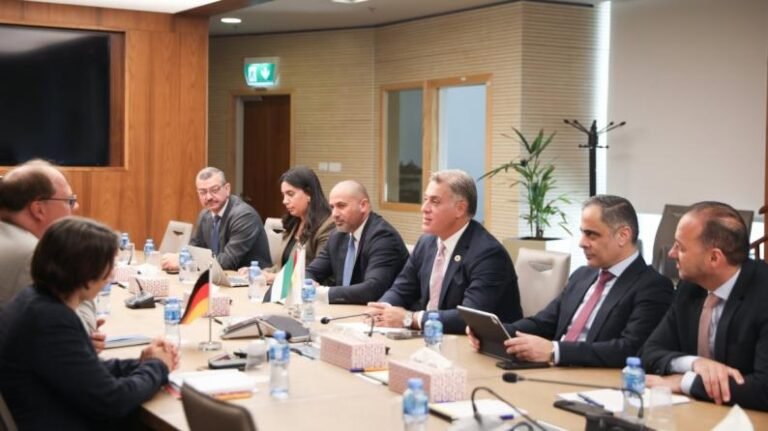 محافظ سلطة النقد يدعو إلى تحرك دولي عاجل لمواجهة التحديات التي يتعرض لها القطاع المصرفي الفلسطيني