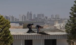 إسرائيل تقرّ استقدام 5 آلاف عامل أجنبي بدل العمال الفلسطينيين