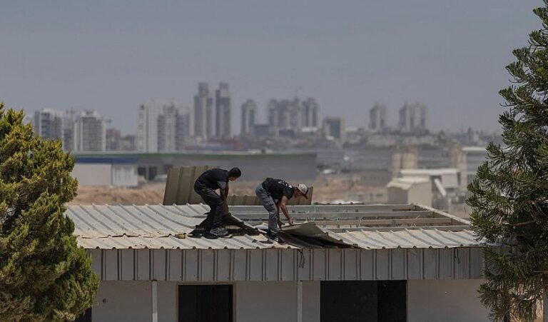 إسرائيل تقرّ استقدام 5 آلاف عامل أجنبي بدل العمال الفلسطينيين