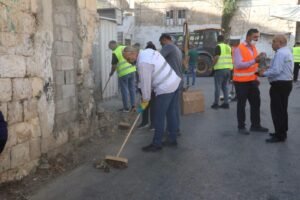 حملة “عطاء يليق بنابلس” الحملة تطال شوارع وحارات بلاطة البلد