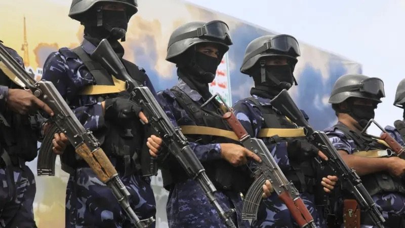 الحوثيون يعلنون “حصاراً بحرياً” على السعودية، والتحالف يتوعّد بالرد على أي تهديد