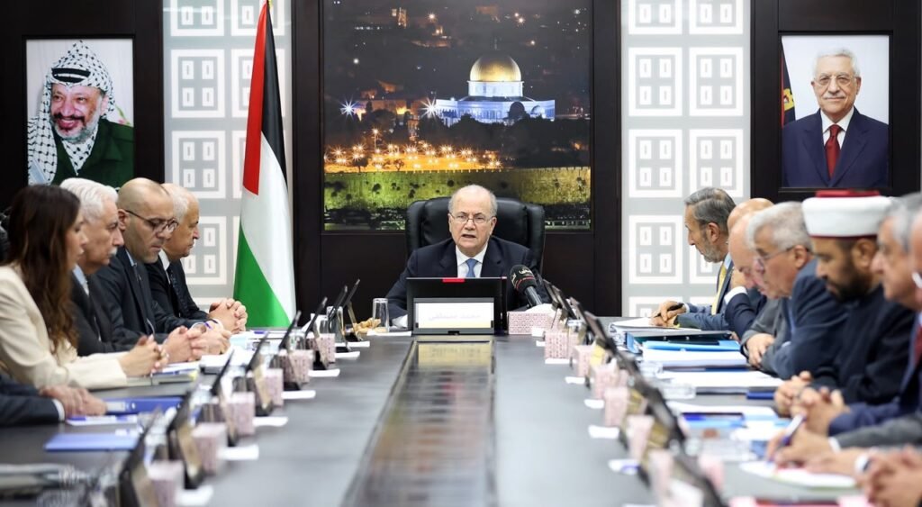 مصطفى في افتتاح جلسة مجلس الوزراء: ما يتعرض له شعبنا في غزة نابع من دوافع سياسية إسرائيلية مبيّتة