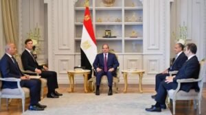 خلال لقاء مع كوشنر، حماس تدعو الوسطاء إلى إلزام إسرائيل بتطبيق اتفاق وقف إطلاق النار