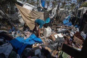 7 شهداء أحدهم طفل واكثر من 14 جريح في غارة إسرائيلية على ميناء مدينة غزة