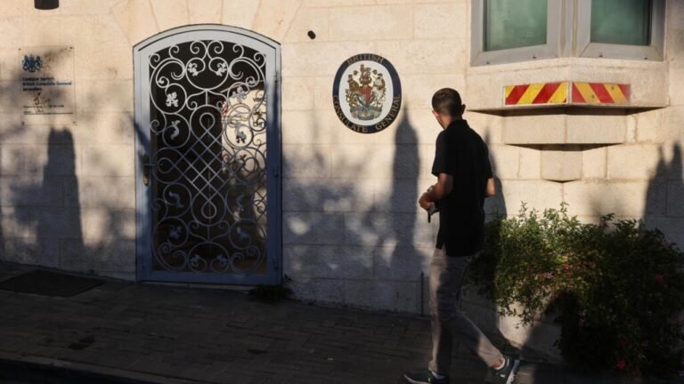 إسرائيل تحدد موعدا نهائيا لإغلاق القنصلية البريطانية في القدس