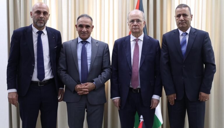 بحضور رئيس الوزراء.. توقيع اتفاقية وادي الذرة لبيع الطاقة المنتجة من محطة نور طوباس الشمسية بقدرة تصل إلى 4.4 ميجا واط ذروة