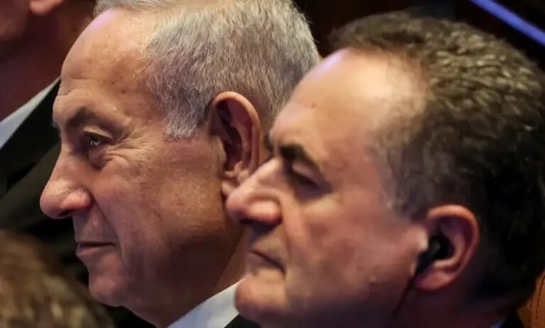 كاتس يهدد بإحراق إيران ونتنياهو يتهمها باستئناف تطوير سلاحها النووي ويوجه بإسقاط نظامها