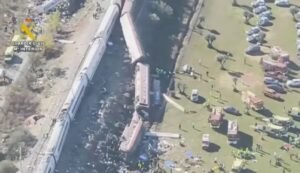 ارتفاع عدد ضحايا حادث التصادم بين قطارين في إسبانيا إلى 64 قتيلاً